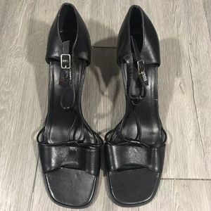 NWT Bravo Sergio Heels
